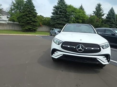 Used 2023 Mercedes-Benz GLC 300 4MATIC image 2
