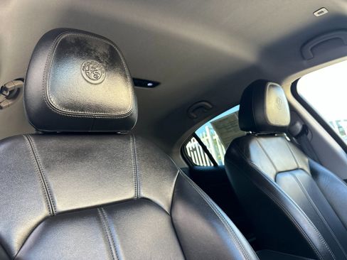 Used 2019 Alfa Romeo Stelvio Base image 19