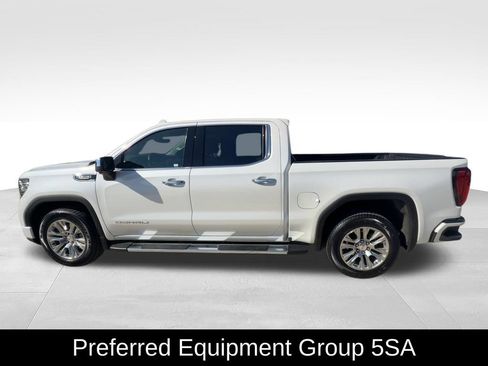 Used 2023 GMC Sierra 1500 Denali w/ Technology Package AWD/4WD image 5