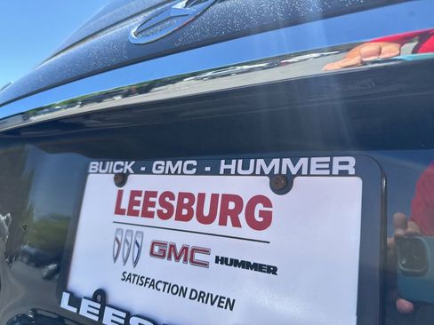 Used 2023 Mercedes-Benz GLE 450 4MATIC w/ AMG Line Exterior image 48