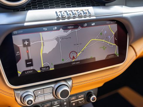 Used 2019 Ferrari Portofino RWD image 46