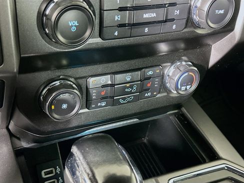 Used 2020 Ford F150 XLT w/ Equipment Group 302A Luxury AWD/4WD image 23