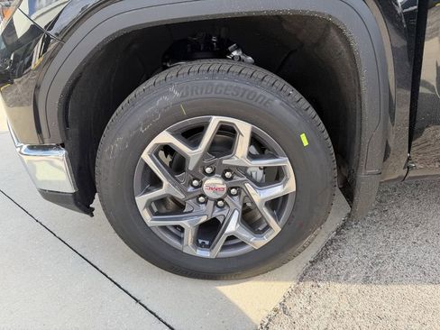 New 2026 GMC Sierra 1500 SLE w/ Preferred Package image 31