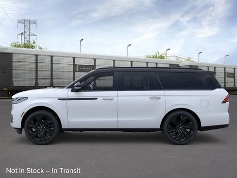 New 2026 Lincoln Navigator L Black Label AWD/4WD image 4