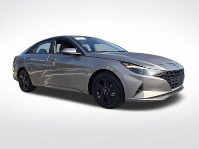 Used 2023 Hyundai Elantra SEL w/ Preferred Accessory Package