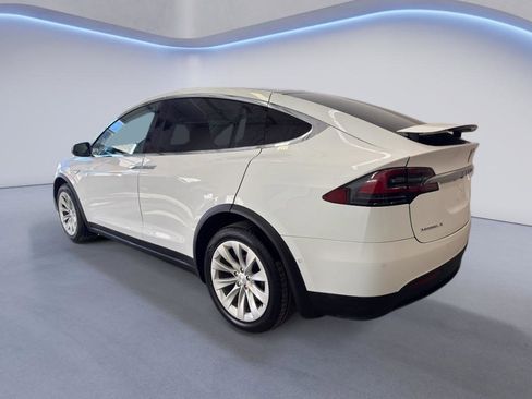 Used 2016 Tesla Model X 90D image 5