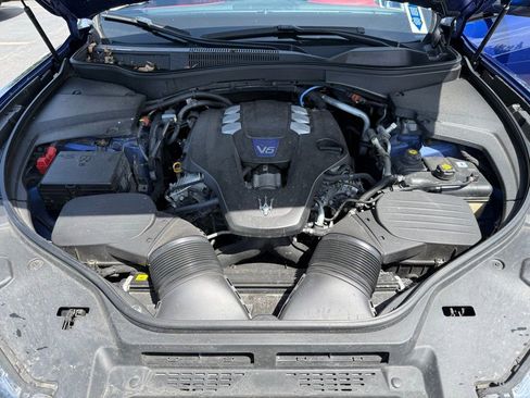 Used 2022 Maserati Levante Modena AWD/4WD image 19