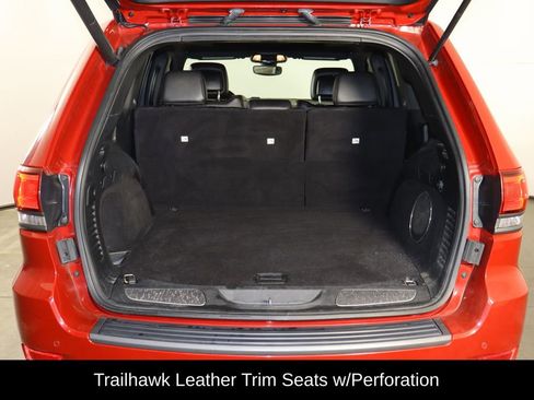 Used 2018 Jeep Grand Cherokee Trailhawk w/ Trailhawk Luxury Group image 18
