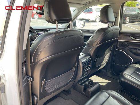 Used 2022 Jeep Grand Cherokee L Limited AWD/4WD image 28