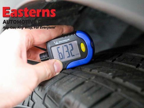 Used 2024 Nissan Pathfinder S image 28