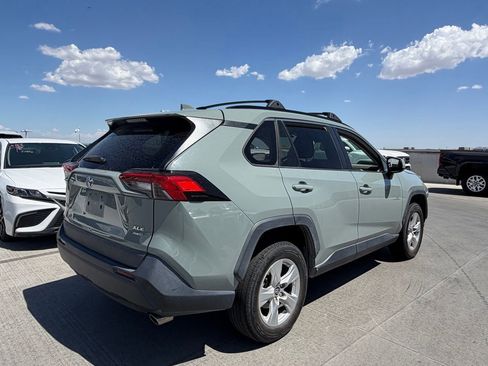 Used 2021 Toyota RAV4 XLE AWD/4WD image 2