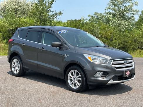 Used 2019 Ford Escape SE AWD/4WD image 1
