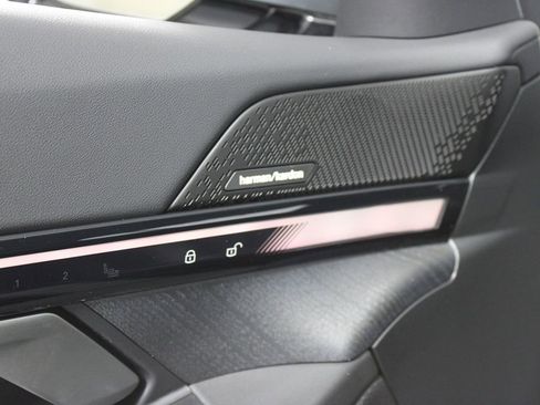 Used 2025 BMW i5 eDrive40i w/ M Sport Package image 38