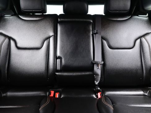 Used 2023 Jeep Compass Latitude image 16