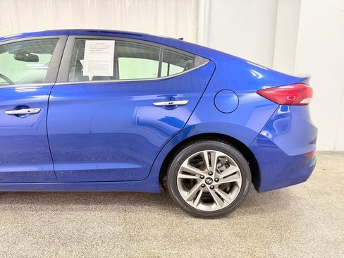 Used 2017 Hyundai Elantra Limited w/ Limited Ultimate Package 05 FWD image 5