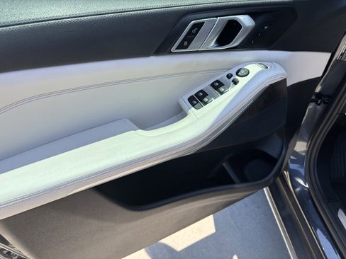 Used 2022 BMW X5 sDrive40i w/ Premium Package RWD image 14