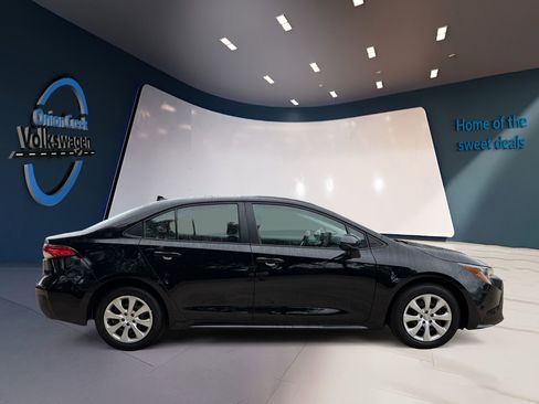 Used 2025 Toyota Corolla LE image 4