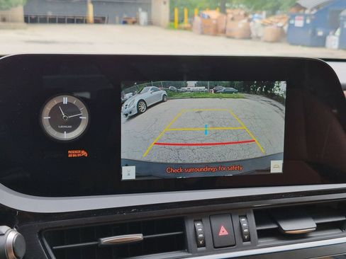 Used 2024 Lexus ES 350 w/ Premium Package FWD image 19