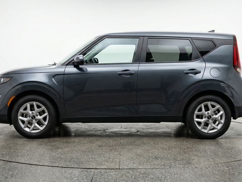 Used 2025 Kia Soul LX w/ LX Technology Package FWD image 5