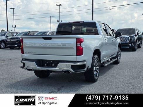 Used 2022 Chevrolet Silverado 1500 LT AWD/4WD image 8