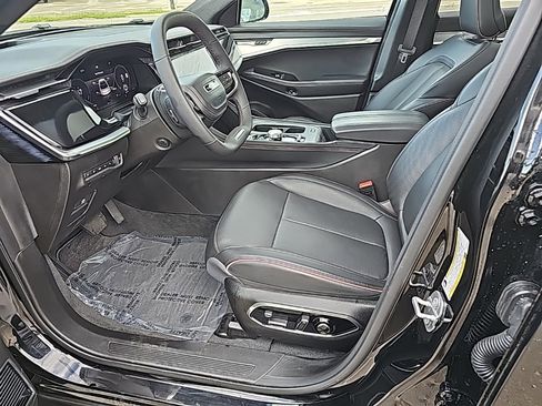 Used 2024 Jeep Wagoneer Launch Edition image 16