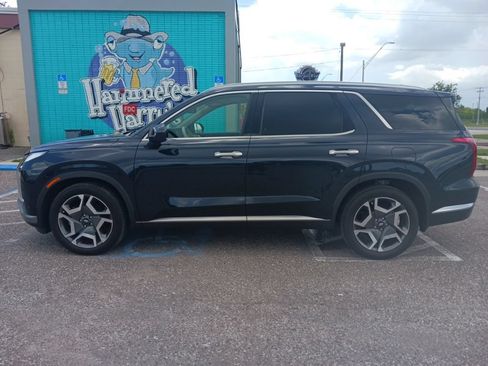 Used 2024 Hyundai Palisade Limited FWD image 6