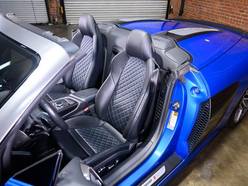 Used 2018 Audi R8 V10 plus image 19