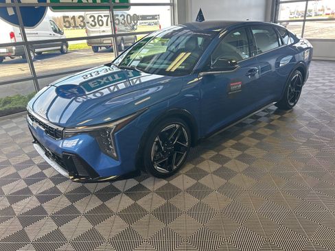 Used 2025 Kia K4 GT-Line image 3