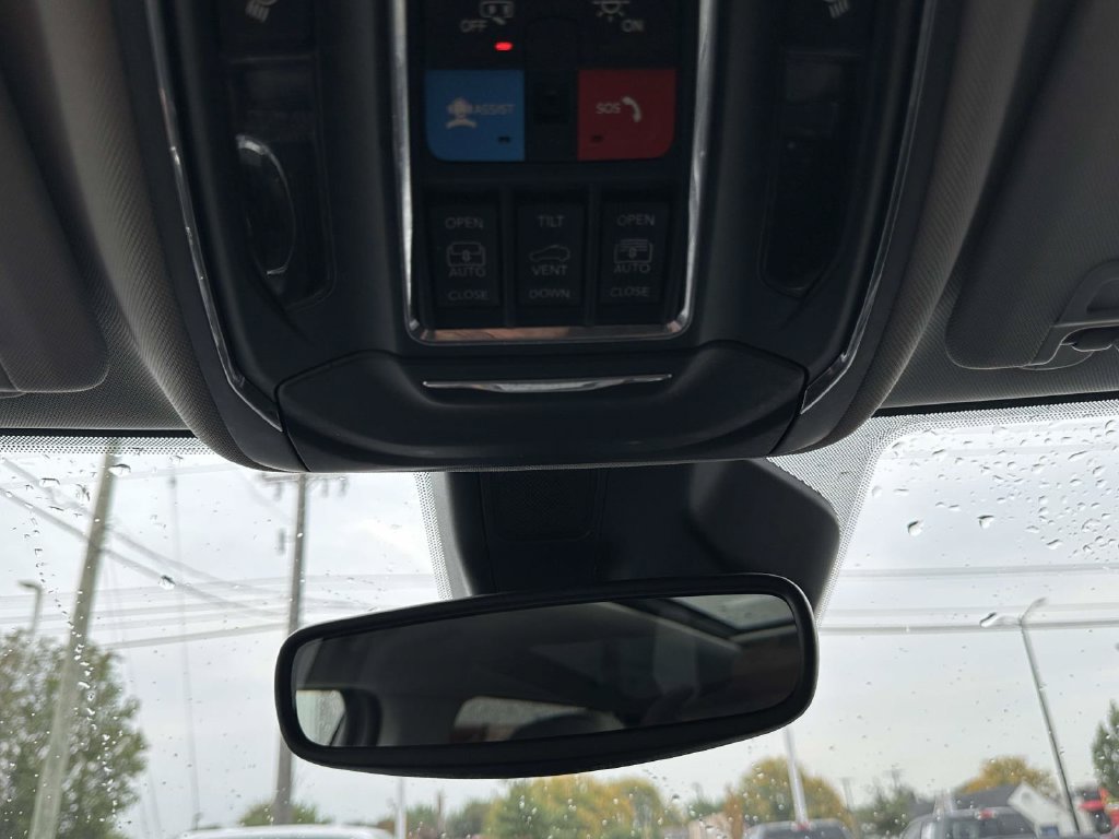 Used 2023 Jeep Grand Cherokee 4WD 4xe image 31