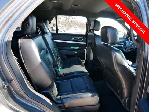Used 2016 Ford Explorer XLT w/ Equipment Group 202A image 9