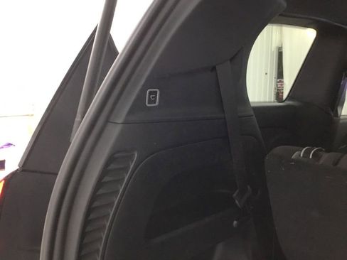 Used 2023 Chrysler Pacifica Touring image 15