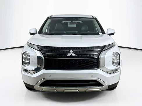 Used 2024 Mitsubishi Outlander SE AWD/4WD image 2