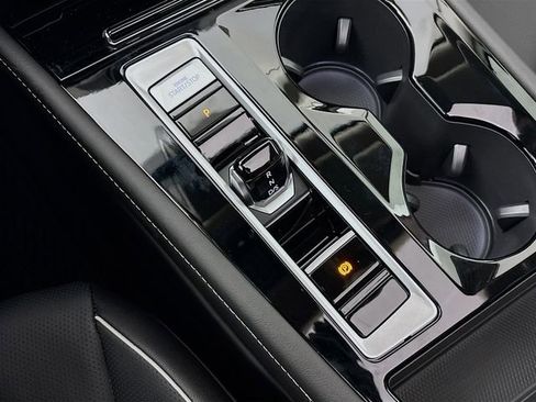 New 2026 Volkswagen Atlas SEL Premium R-Line AWD/4WD image 18