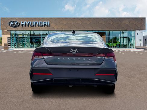 New 2026 Hyundai Elantra SE FWD image 6