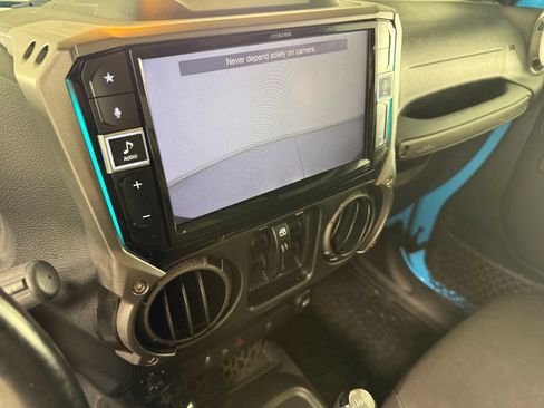 Used 2017 Jeep Wrangler Unlimited Sport AWD/4WD image 25