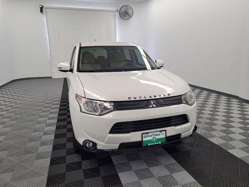 Used 2014 Mitsubishi Outlander SE FWD image 14
