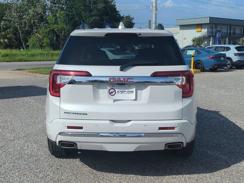 Used 2021 GMC Acadia Denali w/ Denali Technology Package FWD image 6