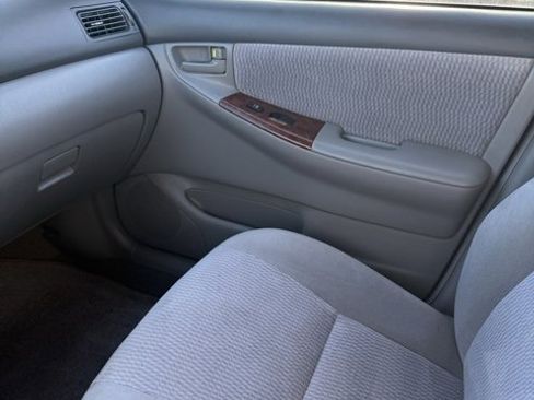 Used 2005 Toyota Corolla CE image 27