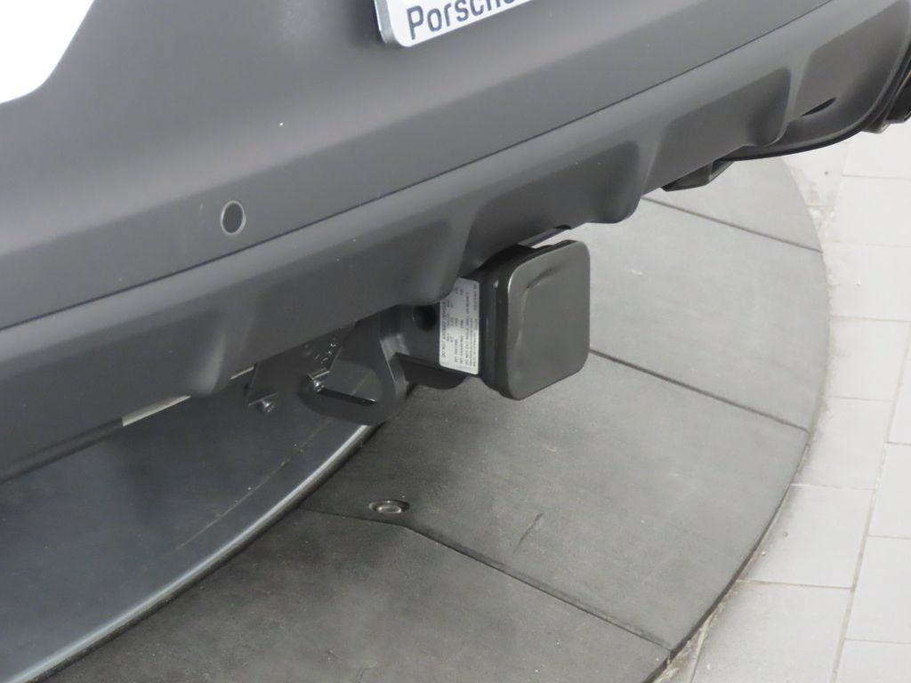 Certified 2025 Porsche Cayenne Coupe AWD/4WD image 13