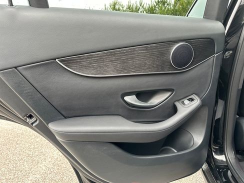 Certified 2022 Mercedes-Benz GLC 300 4MATIC w/ Premium Package Lite image 29