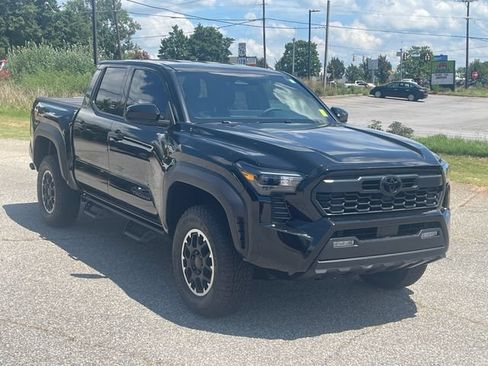 Used 2026 Toyota Tacoma TRD Off-Road AWD/4WD image 3