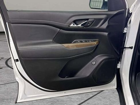 Used 2023 GMC Acadia SLE w/ Driver Convenience Package image 35