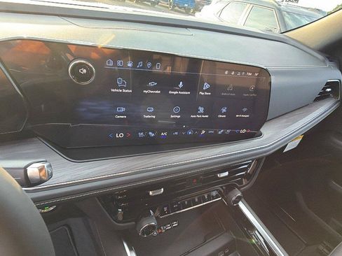 New 2026 Chevrolet Suburban Premier w/ Sun And Tow Package AWD/4WD image 5