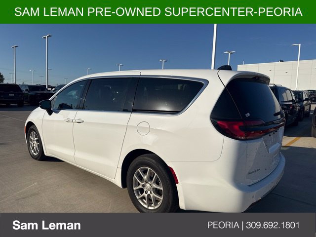 Used 2026 Chrysler Pacifica Select FWD image 5