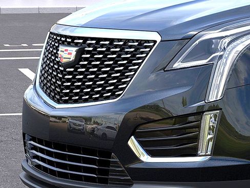 New 2025 Cadillac XT5 Luxury image 13
