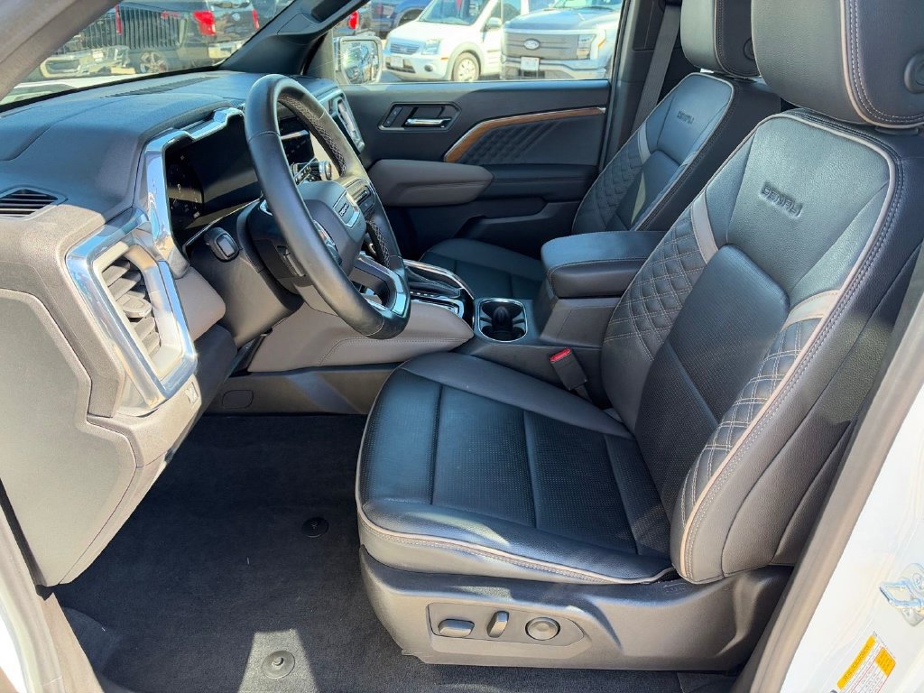 Used 2024 GMC Canyon Denali AWD/4WD image 9