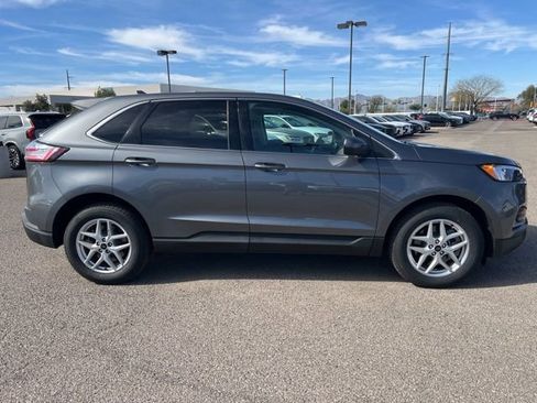 Used 2024 Ford Edge SEL image 2