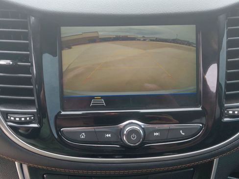 Used 2019 Chevrolet Trax LT w/ LT Convenience Package FWD image 30