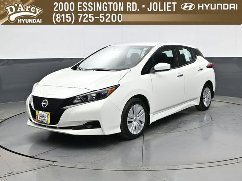 Used 2023 Nissan Leaf S image 1