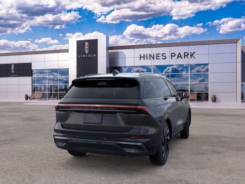 New 2026 Lincoln Nautilus Reserve w/ Jet Appearance Package AWD/4WD image 8